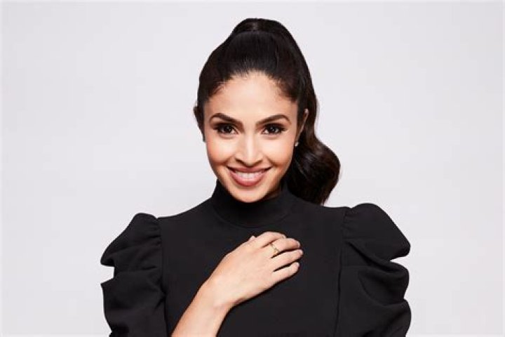 Payal Kadakia & Husband Nick Pujji Juggle Family Life & Business As The ClassPass CEO